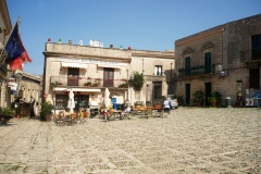 25_la piazza centrale di Erice