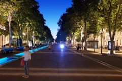 LE BOULEVARD DI NIMES BY NIGHT