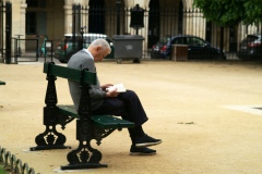 Place des Vosges_un buon libro fa sempre bene