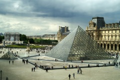 la piramide del Louvre