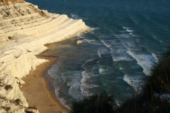 2_La Scala dei Turchi lato Ovest_ i trasgressori