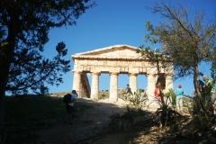 1_salendo appare lui il Tempio di Segesta