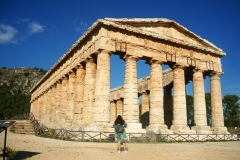 2_il tempio di Segesta in tutta la sua imponenza