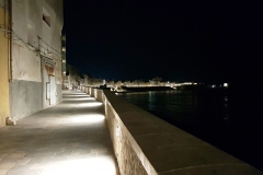 19_Trapani-by-night-via-muro-di-Tramontana, spettacolo di luci..la foto non rende